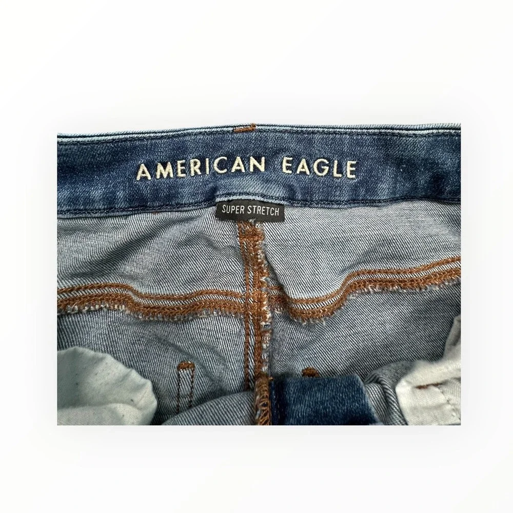 American Eagle Jegging Womens 6 Blue Curvy Super Hi-Rise Distressed Raw Hem Jean